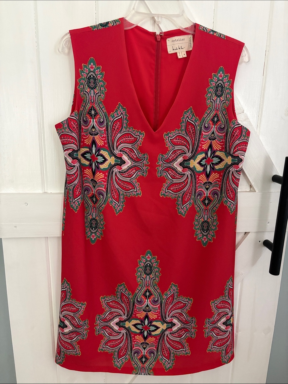 Artelier Red Sleeveless V-Neck Medallion Print Dress - Size Medium